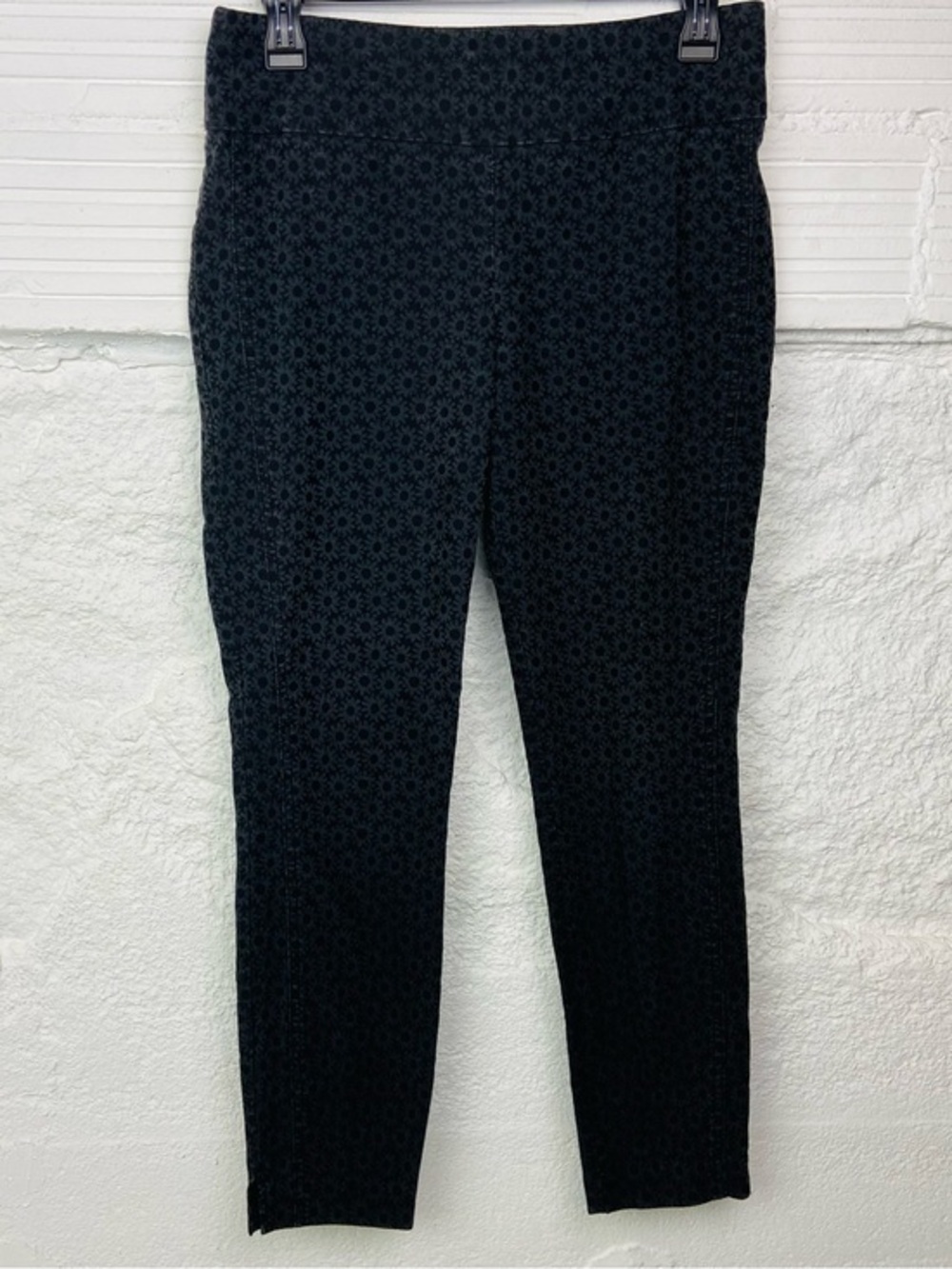 New York & Company Black Straight Leg floral Patterned Pants size small
